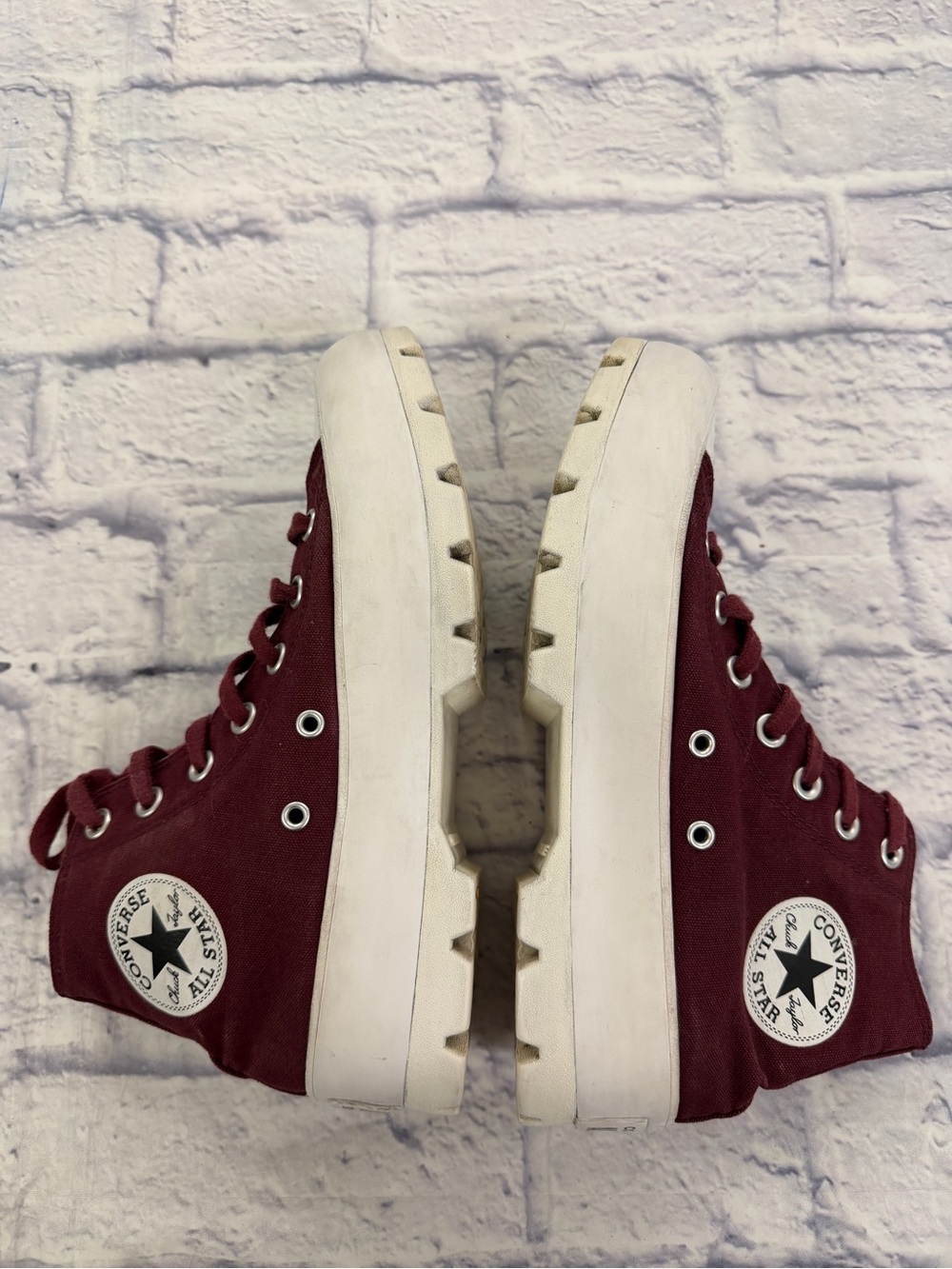 Converse Chuck Taylor All Star Platform Lug Sneakers ladies sz 7.5 Burgundy. - Picture 2 of 6
